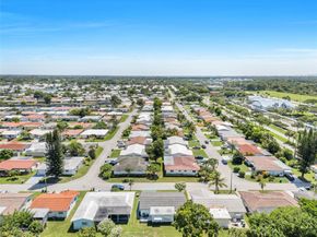 5707 NW 87th Ave, Tamarac FL 33321