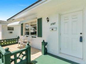 5707 NW 87th Ave, Tamarac FL 33321
