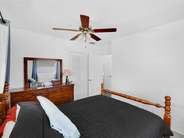 5707 NW 87th Ave, Tamarac FL 33321