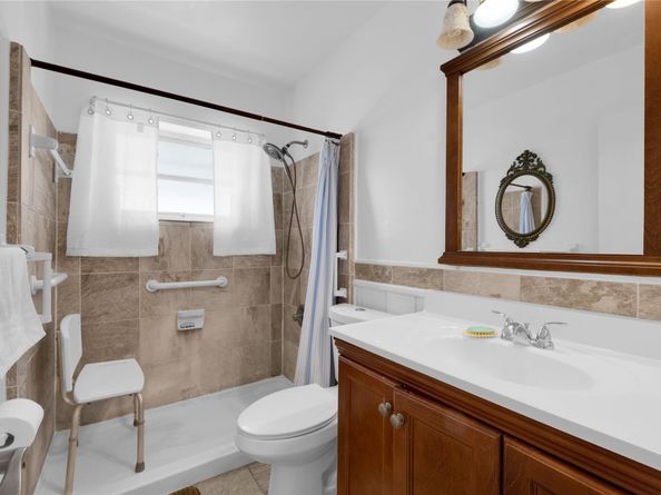 5707 NW 87th Ave, Tamarac FL 33321