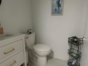 3060 Holiday Springs Boulevard 102, Margate FL 33063