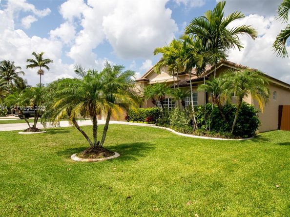 2910 Fairways Drive, Homestead FL 33035