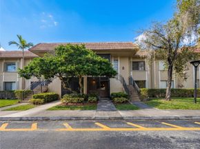 310 Lakeview Drive 105, Weston FL 33326