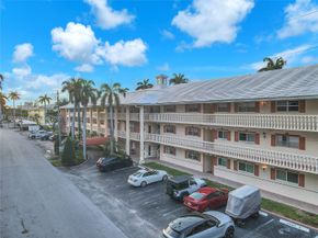 3051 NE 47th Court 207, Fort Lauderdale FL 33308