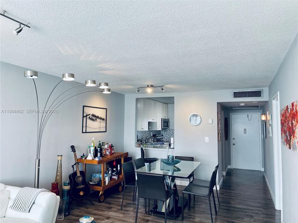 2300 Park Lane 201, Hollywood FL 33021