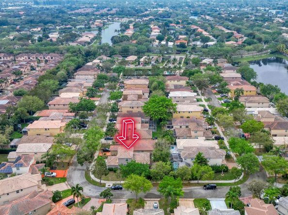 4919 Egret Ct, Coconut Creek FL 33073
