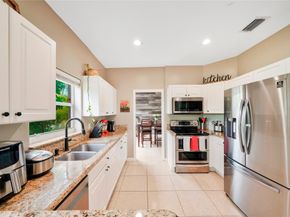 4919 Egret Ct, Coconut Creek FL 33073