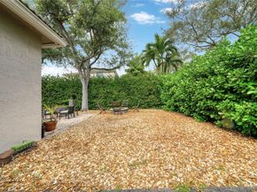 4919 Egret Ct, Coconut Creek FL 33073