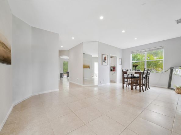 4919 Egret Ct, Coconut Creek FL 33073