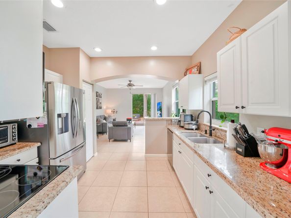 4919 Egret Ct, Coconut Creek FL 33073