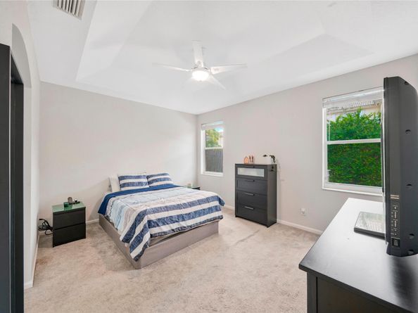 4919 Egret Ct, Coconut Creek FL 33073