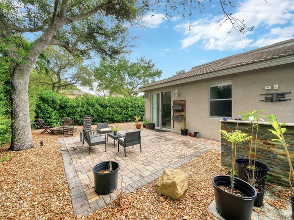 4919 Egret Ct, Coconut Creek FL 33073