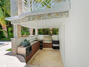 2307 N Riverside Dr, Pompano Beach FL 33062