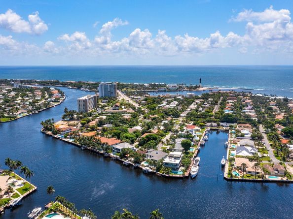 2307 N Riverside Dr, Pompano Beach FL 33062