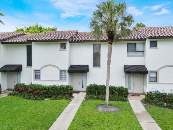 7200 NW 2nd Avenue 32, Boca Raton FL 33487