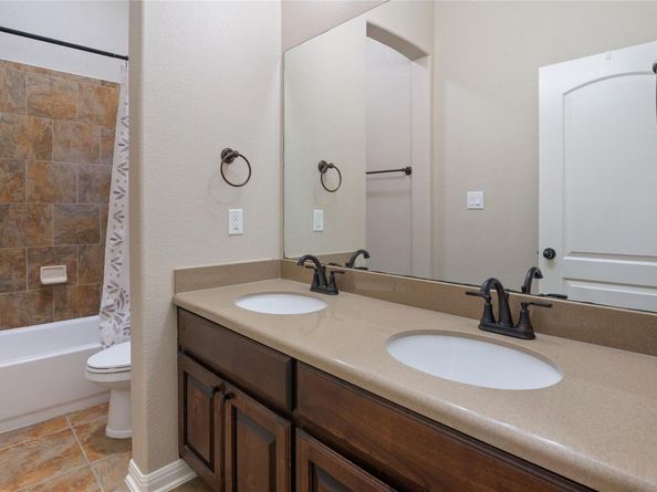 2420 Champions Corner DR, Leander TX 78641