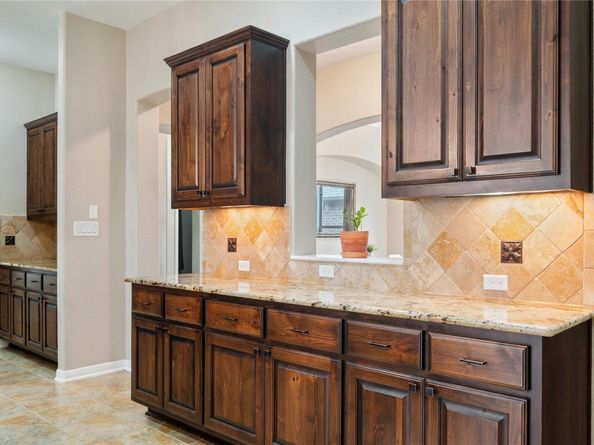 2420 Champions Corner DR, Leander TX 78641