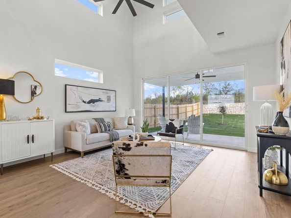 9421 Gladsome PATH, Manor TX 78653