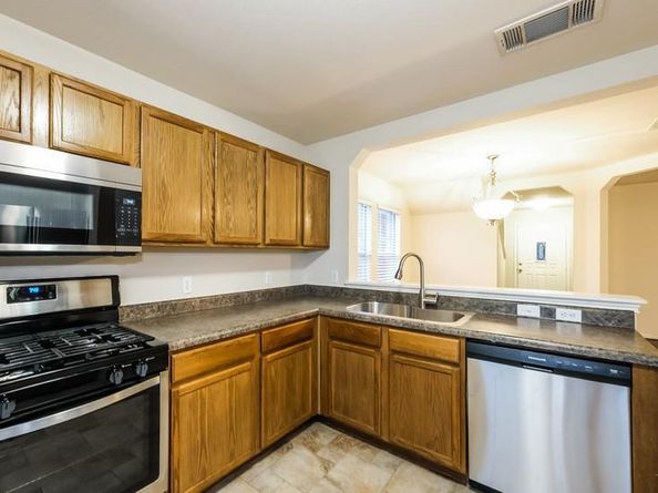 17928 Honey Locust LN, Elgin TX 78621