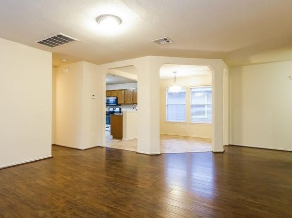17928 Honey Locust LN, Elgin TX 78621
