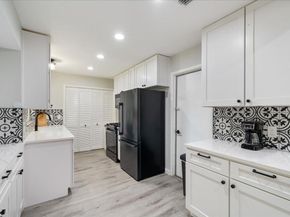 3400 Laguna DR, Austin TX 78741