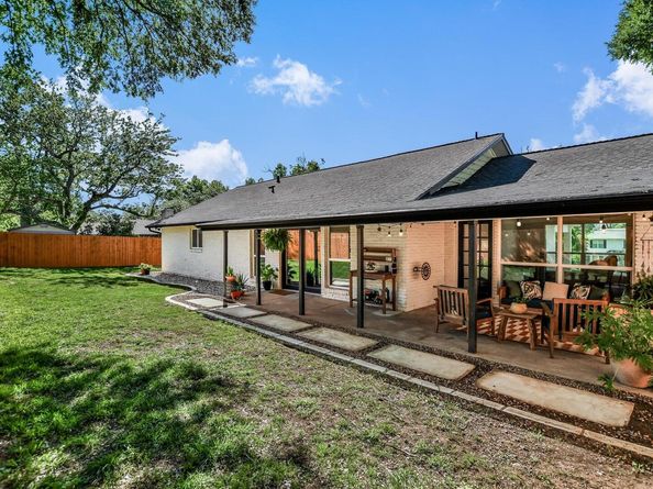 1011 Country Club RD, Georgetown TX 78628