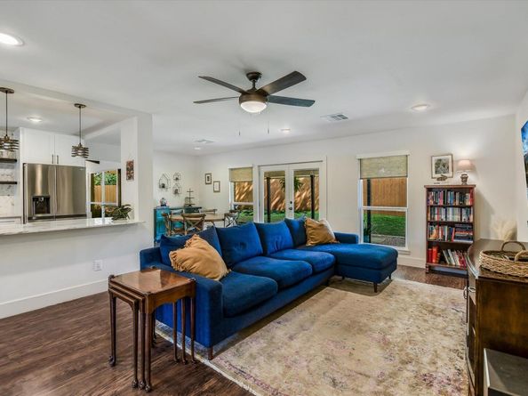 1011 Country Club RD, Georgetown TX 78628