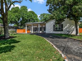 1011 Country Club RD, Georgetown TX 78628