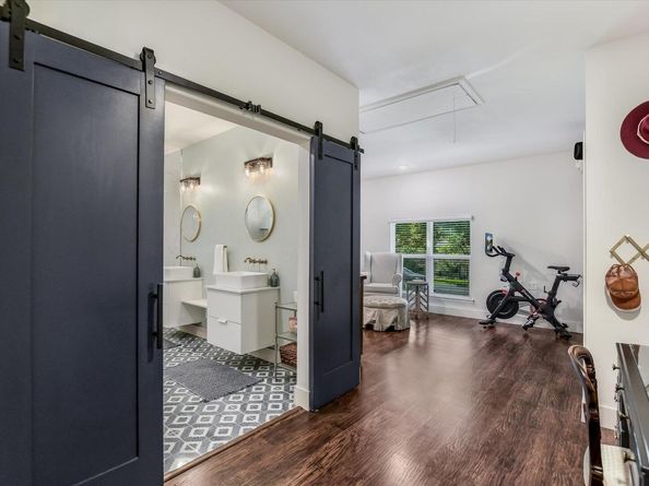 1011 Country Club RD, Georgetown TX 78628