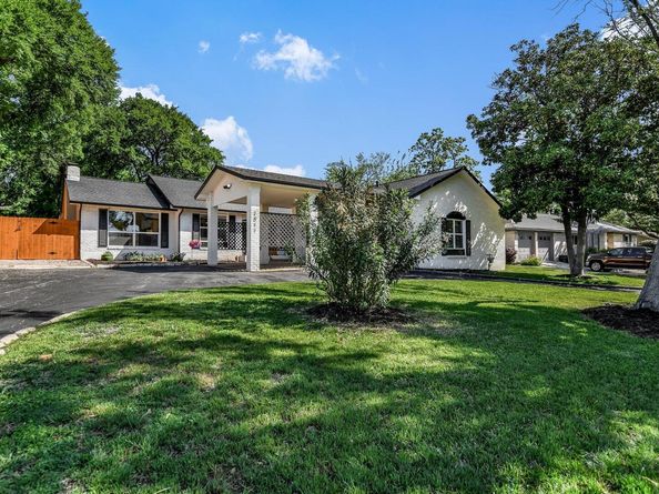 1011 Country Club RD, Georgetown TX 78628