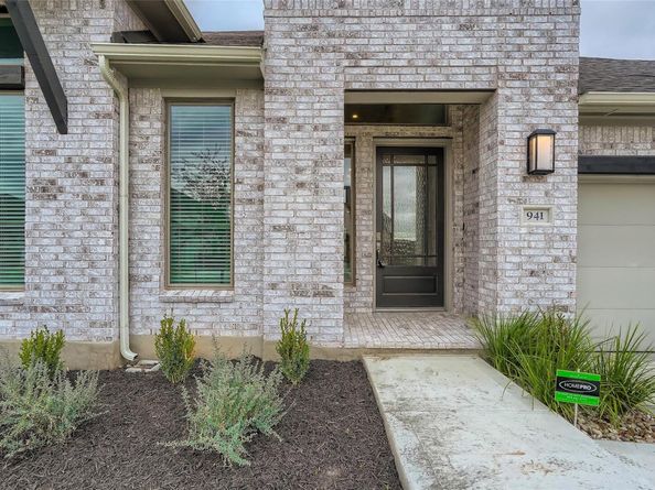 941 Rabbit Brush RD, Leander TX 78641