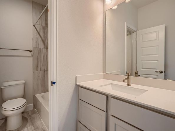 941 Rabbit Brush RD, Leander TX 78641