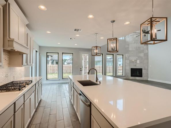 941 Rabbit Brush RD, Leander TX 78641