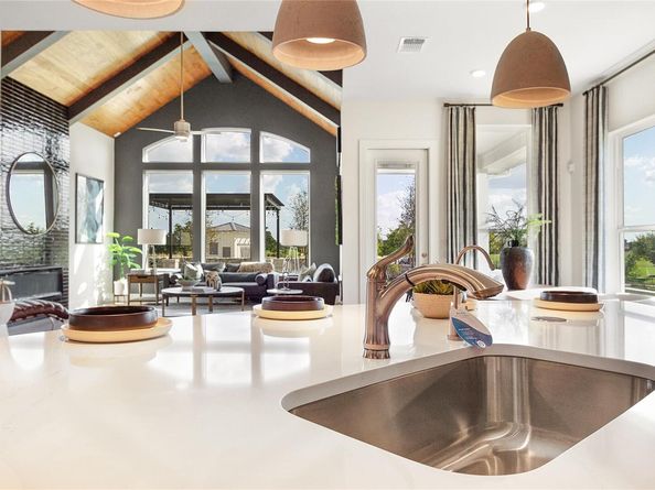 121 Arcilla PASS, Liberty Hill TX 78642