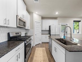 2809 Stone Branch DR, Leander TX 78641