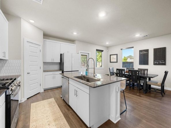 2809 Stone Branch DR, Leander TX 78641