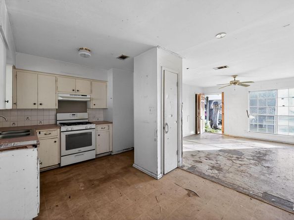 1705 Cherry Meadow CIR, Austin TX 78745