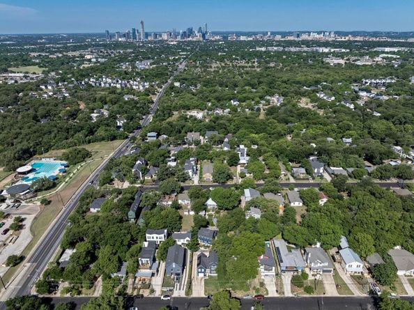 1210 Luna ST 2, Austin TX 78721
