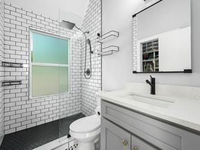 1210 Luna ST 2, Austin TX 78721