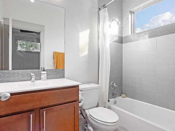 5007 Delores Ave B, Austin TX 78721