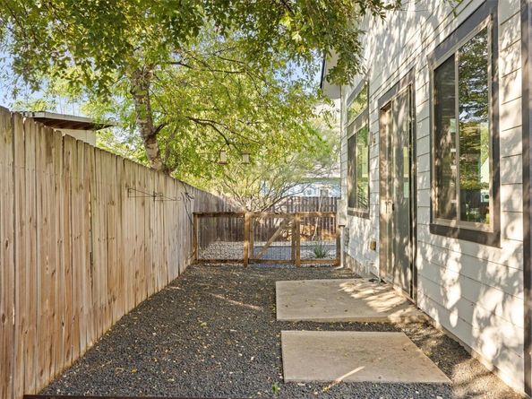 5007 Delores Ave B, Austin TX 78721