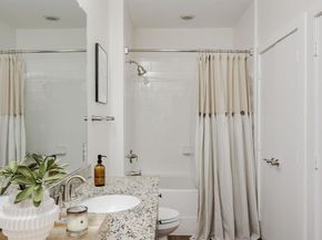 1900 Barton Springs RD 3028, Austin TX 78704