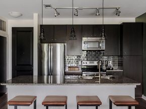 1900 Barton Springs RD 3028, Austin TX 78704