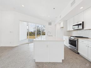 5912 Harold CT 104, Austin TX 78721