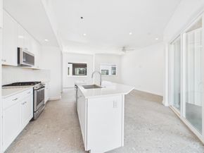 5912 Harold CT 104, Austin TX 78721