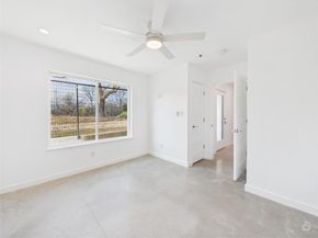 5912 Harold CT 104, Austin TX 78721