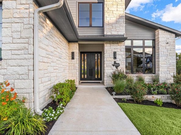 1924 Port Bari CT, Leander TX 78641