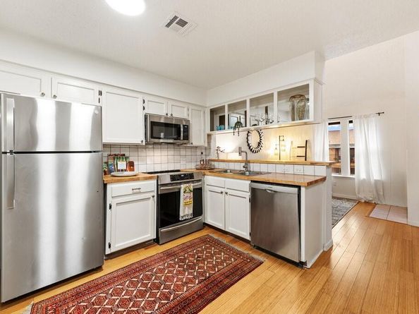 5608 Cougar DR 220, Austin TX 78745