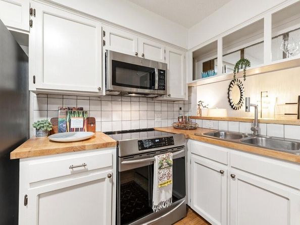 5608 Cougar DR 220, Austin TX 78745