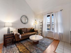 5608 Cougar DR 220, Austin TX 78745